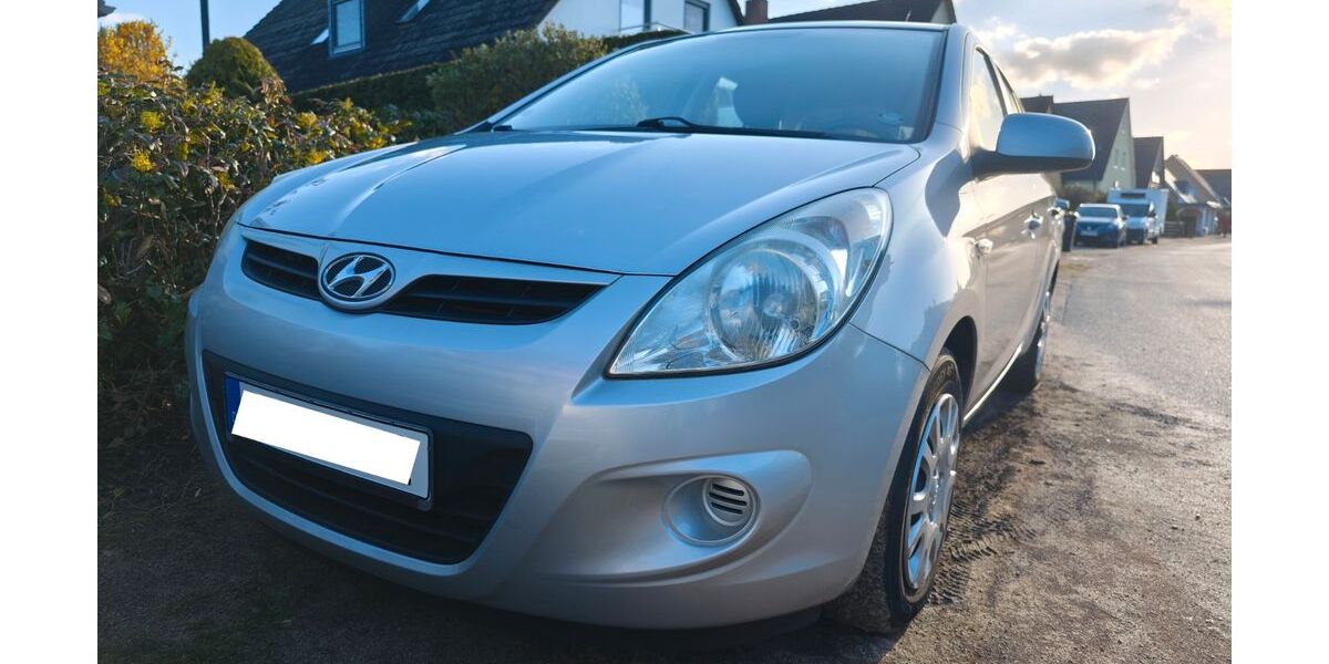 Hyundai i20 114.000 km 2.950 &euro; Rellingen 25462