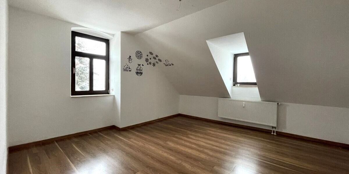 Zur Selbstnutzung und Anlage! Jetzt 4 von 6 Wohnungen zu verkaufen - mit Garagen und Stellplätzen! - Etagenwohnung Bärenstein | Angebot:26003488