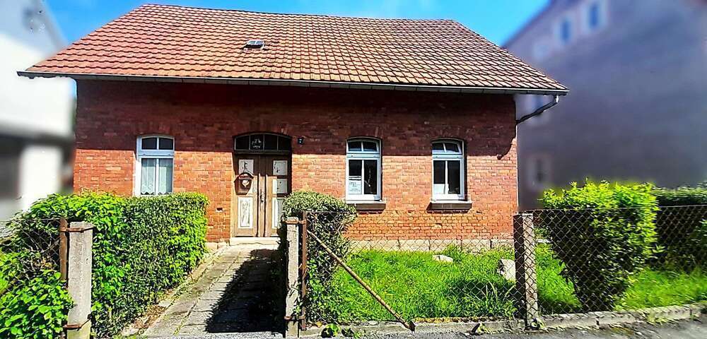 Haus zum Kaufen in Schleusingen 44.999 € 100 m²