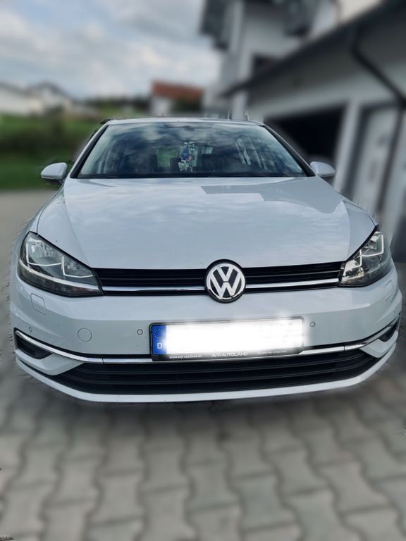 VW Golf 136.000 km 10.500 € Neuschönau 94556