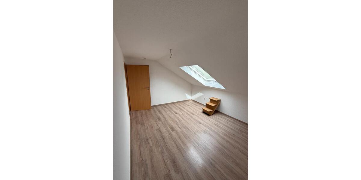 Dachgeschoßwohnung Wesel Bislich - 3.5 Zimmer, 70 m&sup2;, 560&euro; | Angebot:26393522