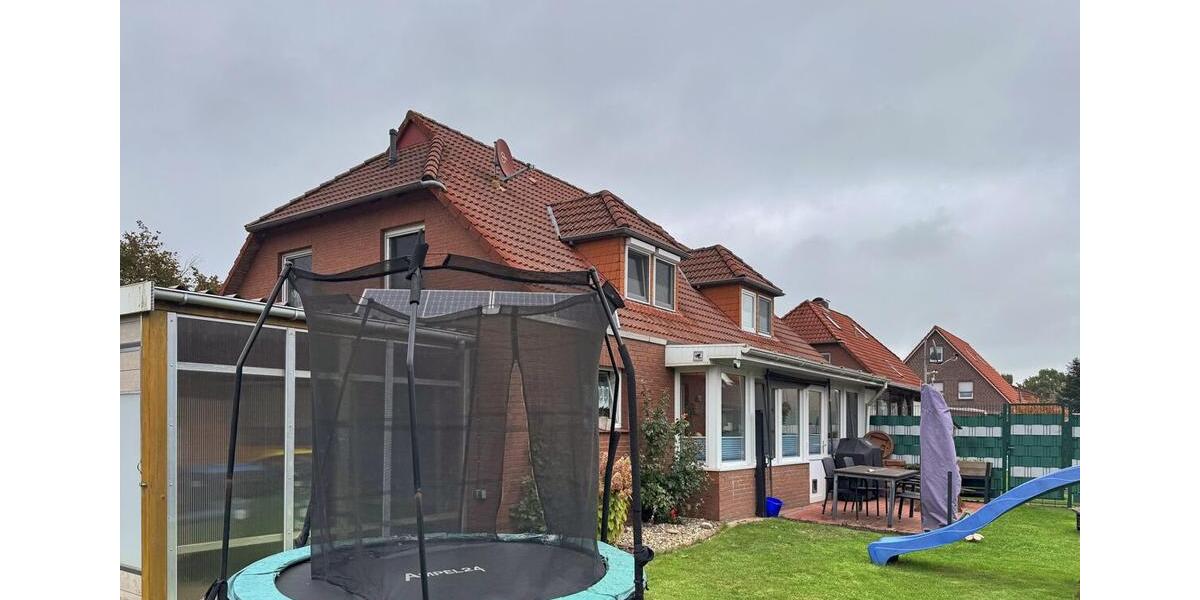 Gepflegte Doppelhaushälfte mit Garten, Garage & Carport in absolut zentraler Lage von Ostgroßefehn 4 zimmer