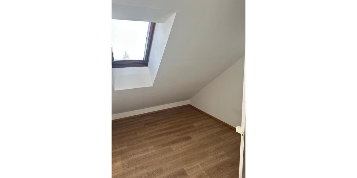 Dachgeschoßwohnung Augsburg Hochzoll - 1.5 Zimmer, 35 m&sup2;, 590&euro; | Angebot:24370148