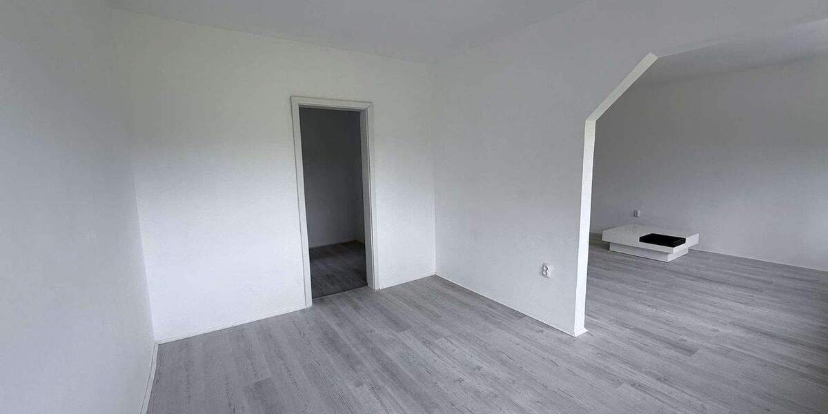 Mehrfamilienhaus, Wohnhaus Hohenroda Oberbreitzbach - 8 Zimmer, 155 m&sup2;, 800&euro; | Angebot:24556023