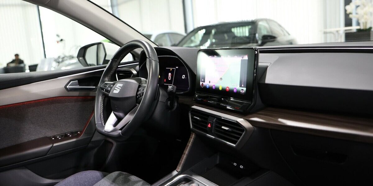 Seat Leon ST 2.0 TDI DSG XCELLENCE / LEDER / ACC+LANE 75.000 km 19.777 &euro; Hamm 59077