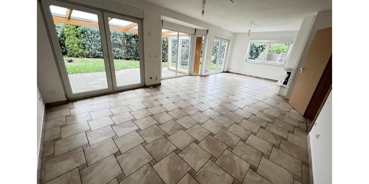 Einfamilienhaus Hennigsdorf - 4 Zimmer, 120 m&sup2;, 1.999&euro; | Angebot:26107266