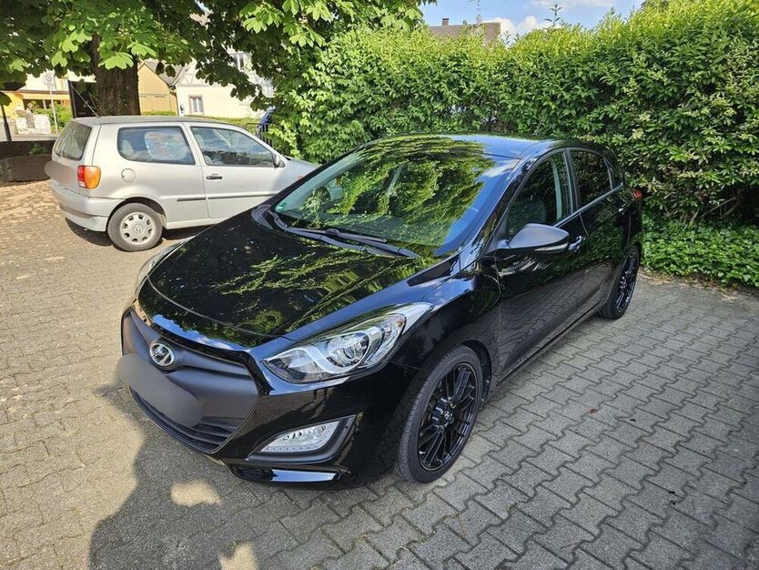 i30