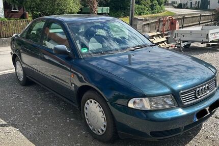 Audi A4 121.000 km 3.900 &euro; Fürstenfeldbruck 82256