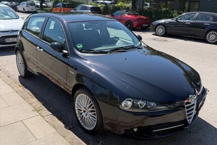 Alfa Romeo 147 54.000 km 3.650 &euro; Hamburg 22175