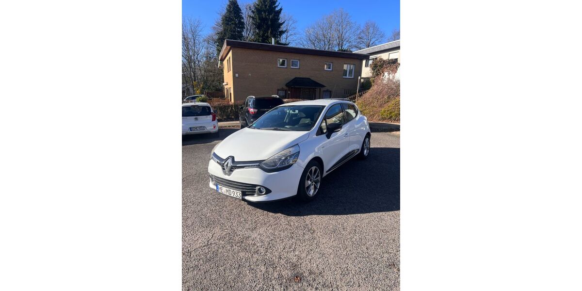Renault Clio 177.000 km 5.000 &euro; Haan 42781