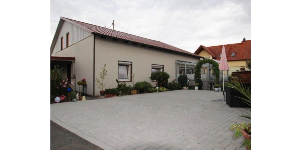 Einfamilienhaus Vilseck - 7 Zimmer, 240 m&sup2;, 388.000&euro; | Angebot:26981756