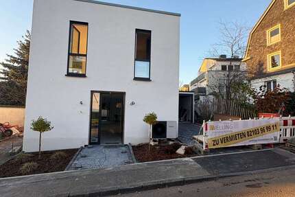 Haus zum Mieten in Wuppertal 2.700 € 150 m² 5 zimmer