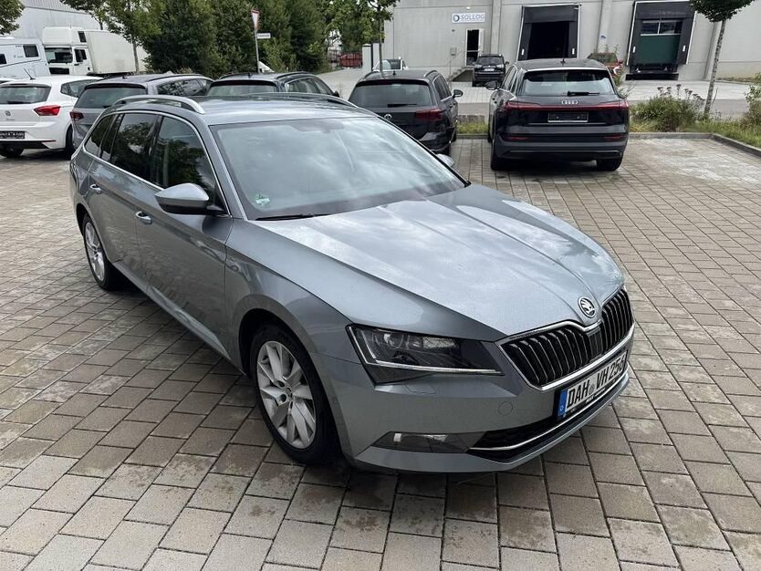 Skoda Superb 118.000 km 17.450 € Egenhofen OT Unterschweinbach 82281