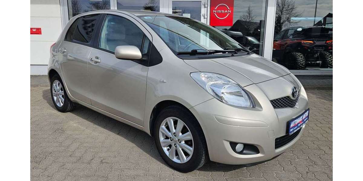 Toyota Yaris 44.191 km 7.490 &euro; Waren 17192