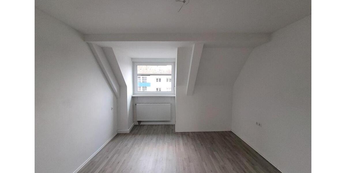 Dachgeschoßwohnung Kaiserslautern Betzenberg - 3 Zimmer, 74 m&sup2;, 800&euro; | Angebot:25145639