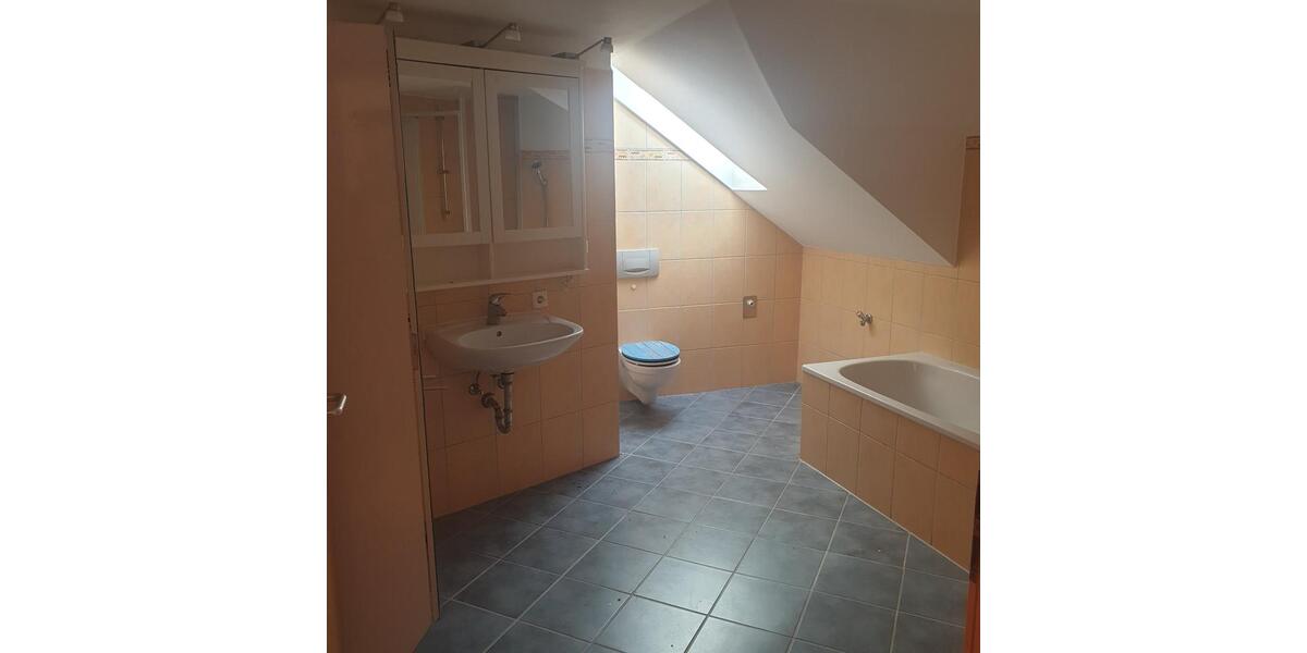 Dachgeschoßwohnung Wedemark - 3 Zimmer, 120 m&sup2;, 980&euro; | Angebot:25417215