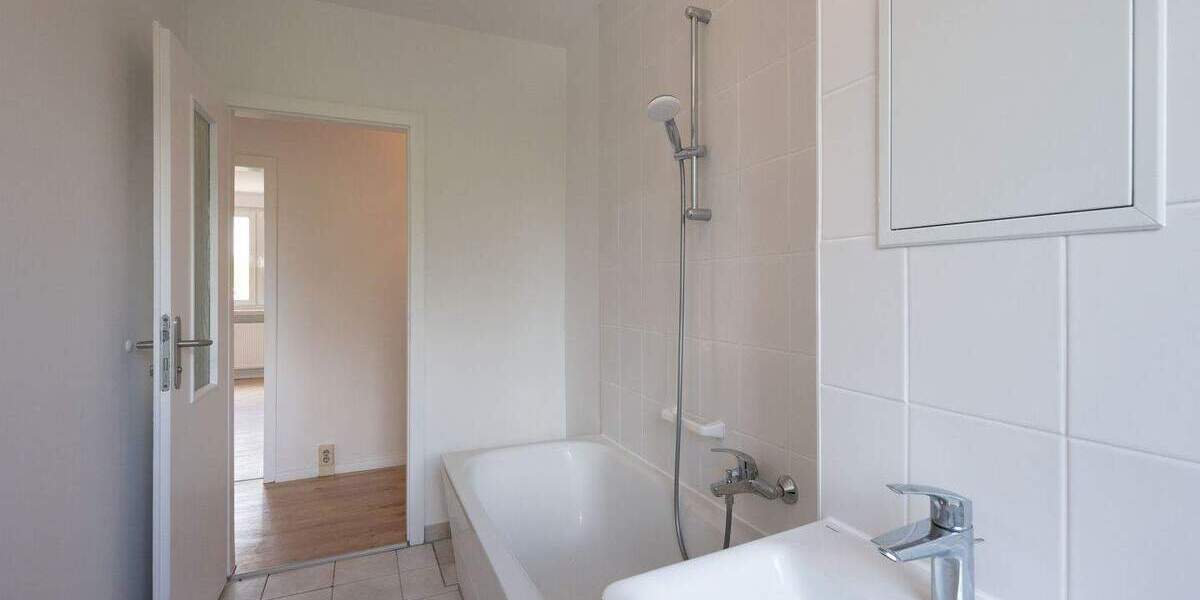 Etagenwohnung Schorfheide Lichterfelde - 3 Zimmer, 66 m&sup2;, 140.000&euro; | Angebot:24773361