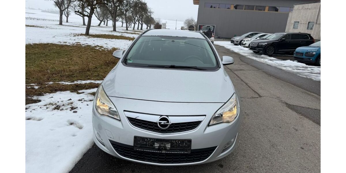 Opel Astra 184.000 km 2.499 &euro; Berlin 10783