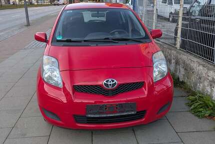 Toyota Yaris 198.980 km 2.500 € Hamburg 20097