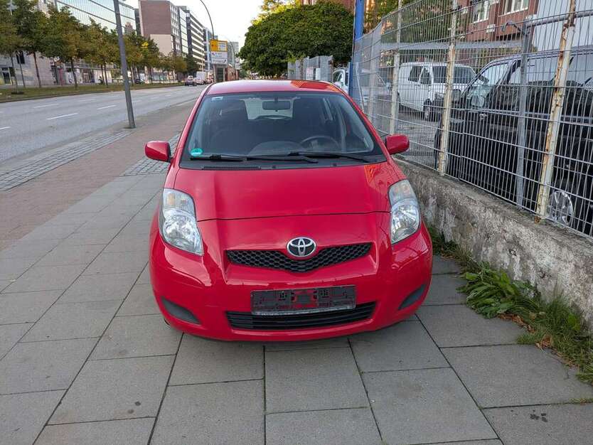 Toyota Yaris 198.980 km 2.500 € Hamburg 20097