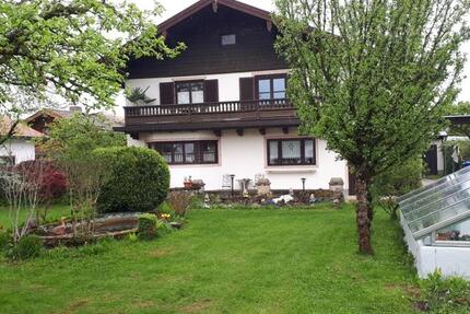 Ruhige 2 Zimmer-Wohnung mit Garten und idealer Verkehrsanbindung