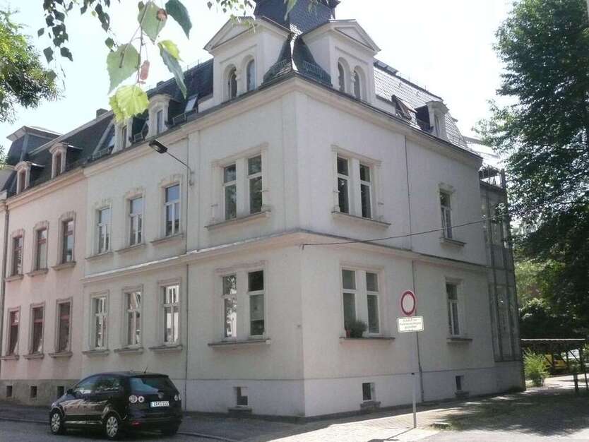 Wohnung zum Mieten in Zwickau 250 € 42.78 m²