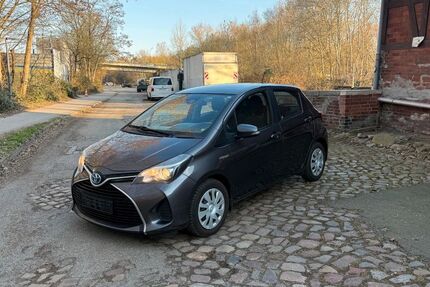 Toyota Yaris 218.341 km 8.200 &euro; HAMBURG 22113
