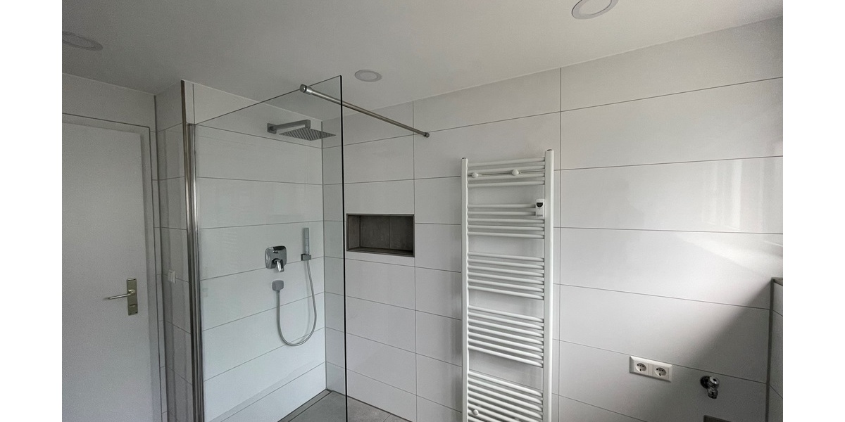 Freistehendes 2-Familienhaus - ideal für Familien oder Handwerker in Remseck-Hochberg 6 zimmer