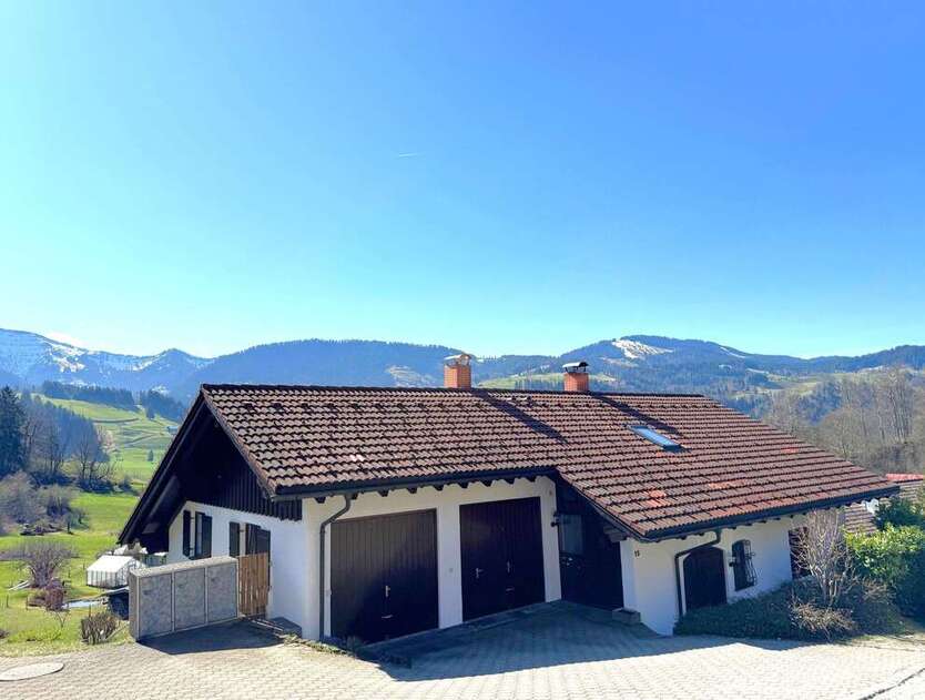 Haus zum Kaufen in Oberstaufen 1.250.000 € 240 m² 9 zimmer