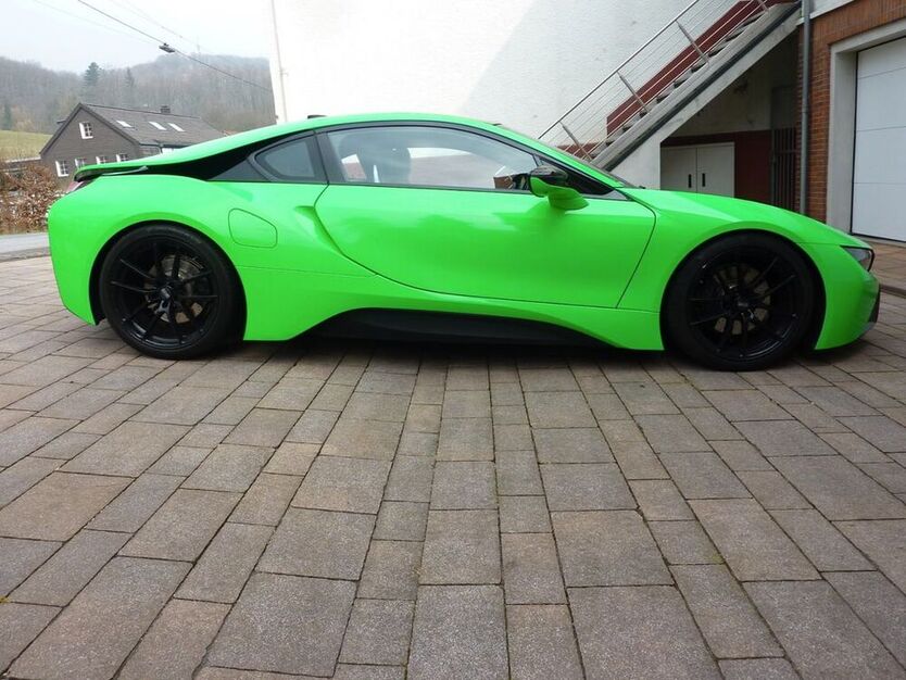 i8