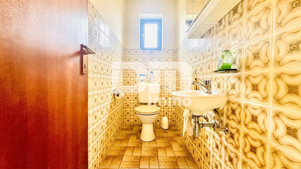 Solider Familien-Bungalow mit großem Potenzial in ruhiger Lage mit Wintergarten und Garage - Bungalow Calden | Angebot:26974963