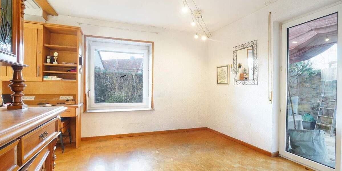 Einfamilienhaus Bretten - 7 Zimmer, 220 m&sup2;, 685.000&euro; | Angebot:24712191