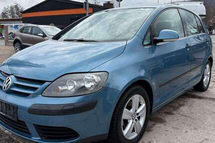 VW Golf 205.000 km 2.950 &euro; Höxter 37671