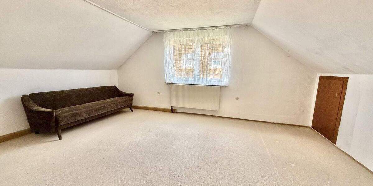 Doppelhaushälfte Altenstadt - 9 Zimmer, 214 m&sup2;, 275.000&euro; | Angebot:25247554