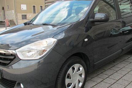 Dacia Lodgy 64.648 km 7.650 &euro; Würzburg 97080