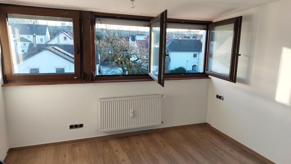 Dachgeschoßwohnung Bietigheim-Bissingen Bissingen - 2.5 Zimmer, 45 m&sup2;, 820&euro; | Angebot:25594096