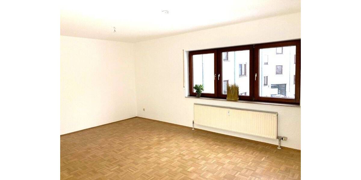 SOFORT BEZUGSFREIE SINGLE-WOHNUNG MIT STELLPLATZ ... 1 zimmer