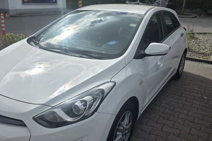 Hyundai i30 133.000 km 5.000 &euro; München 80939