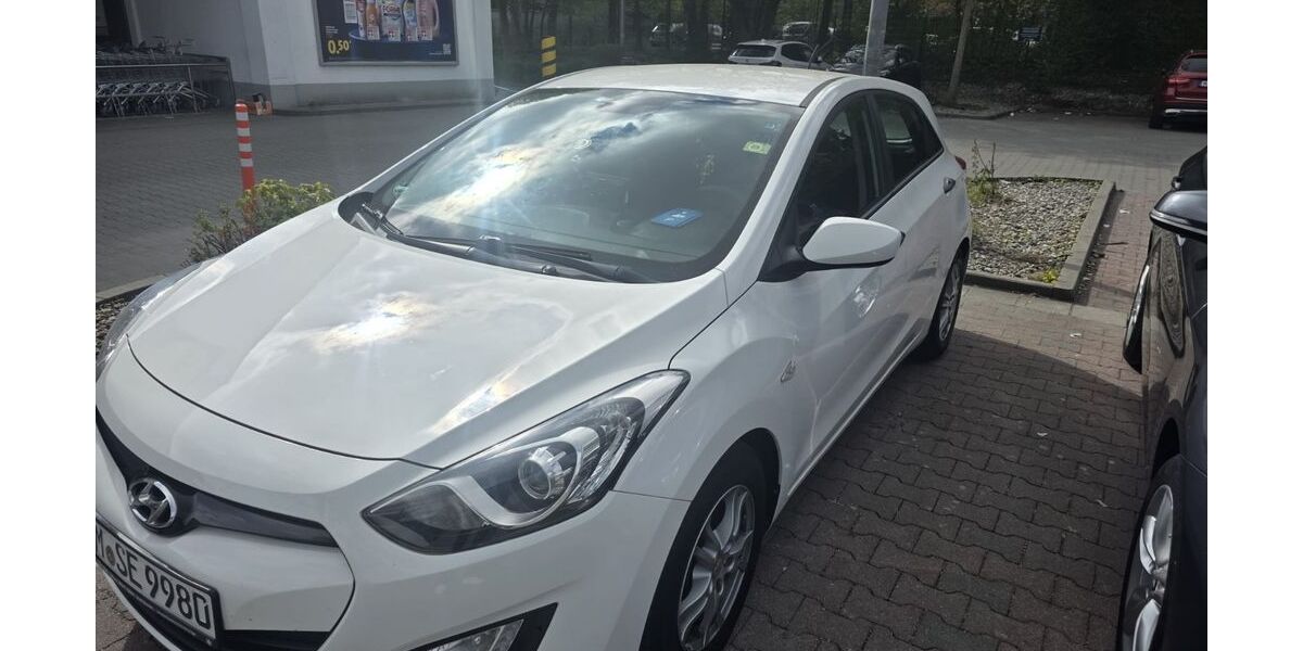 Hyundai i30 133.000 km 6.000 &euro; München 80939