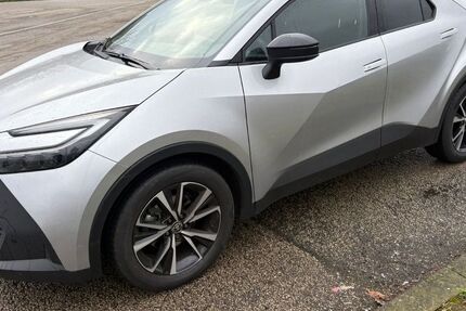 Toyota C-HR 31.000 km 25.499 &euro; Konz 54329