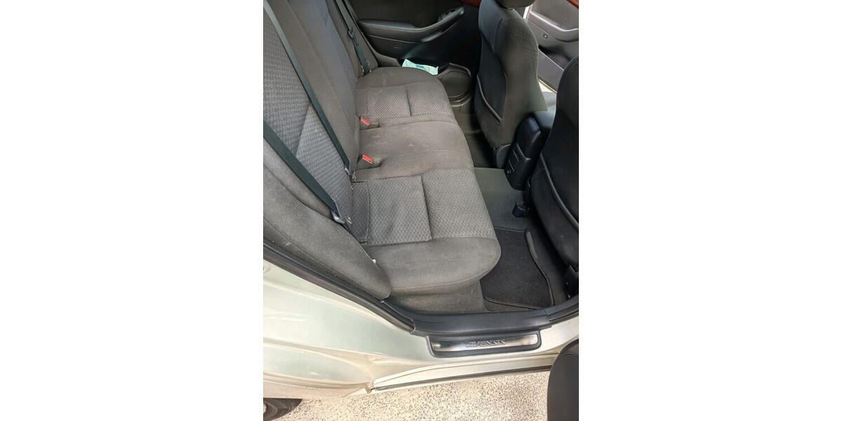 Toyota Avensis 215.000 km 7.000 € Dinslaken 46535