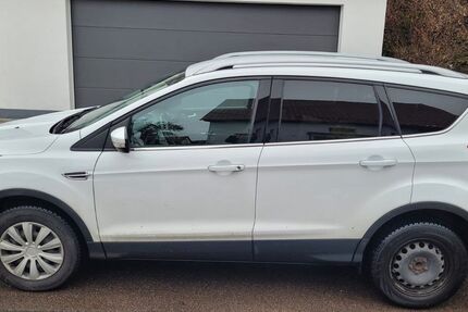 Ford Kuga 124.000 km 8.900 &euro; Stetten am kalten Markt 72510