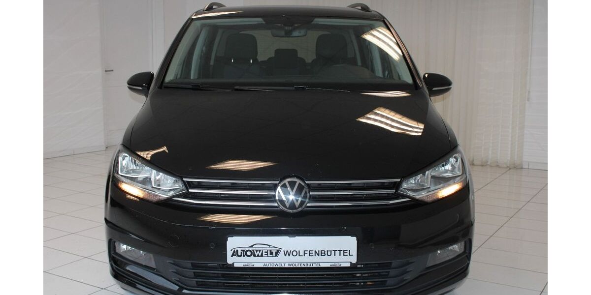 VW Touran 142.250 km 20.990 € Wolfenbüttel 38304