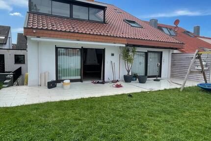 Haus Waldbronn - 8 Zimmer, 250 m&sup2;, 2.800&euro; | Angebot:25963883