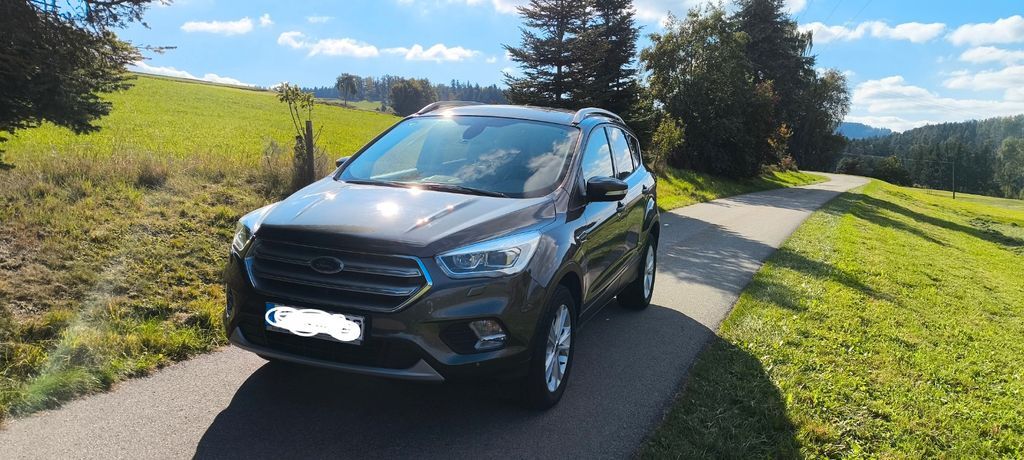 Ford Kuga 87.442 km 14.249 € Zandt 93499