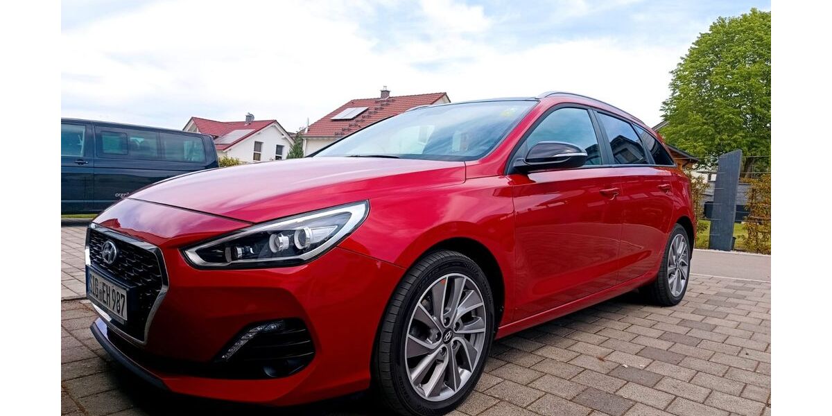 Hyundai i30 90.000 km 13.900 &euro; Herdwangen-Schönach 88634