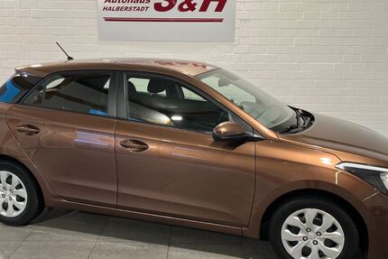Hyundai i20 85.438 km 8.990 &euro; Halberstadt 38820