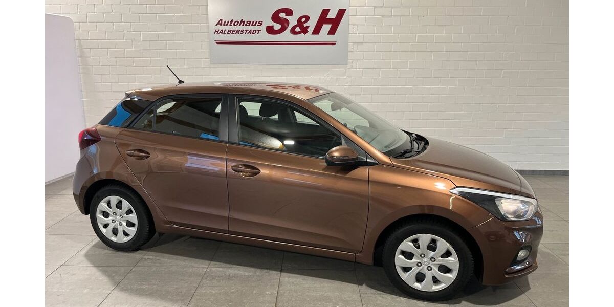Hyundai i20 85.438 km 8.990 &euro; Halberstadt 38820