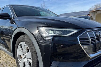 Audi e-tron 29.989 km 26.990 € Ichenhausen 89335
