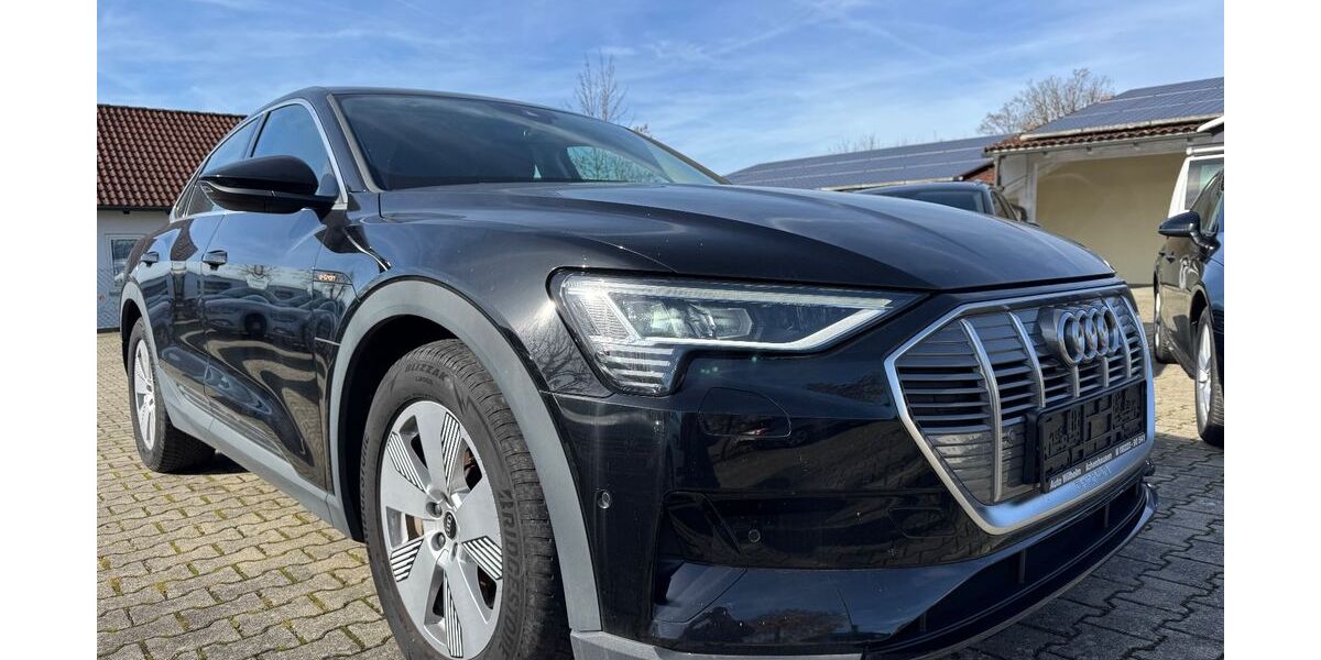 Audi e-tron 29.989 km 27.990 € Ichenhausen 89335